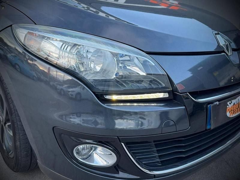 Usado Renault Mégane III 110 HP (80 kW) 2013 Antracite Carrinha