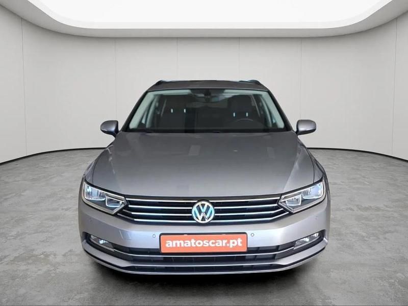 Usado VW Passat 120 HP (88 kW) 2018 Cinzento