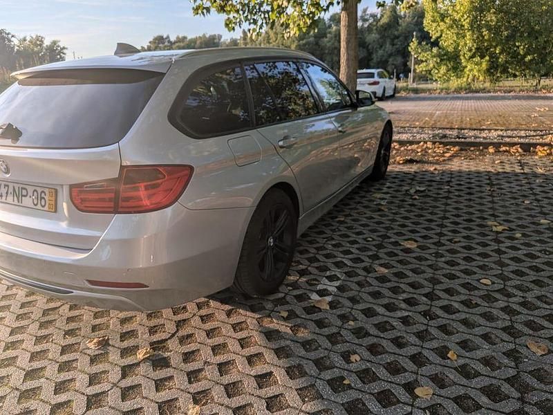 Usado BMW 318 Sport Line 143 HP (105 kW) 2013 Carrinha
