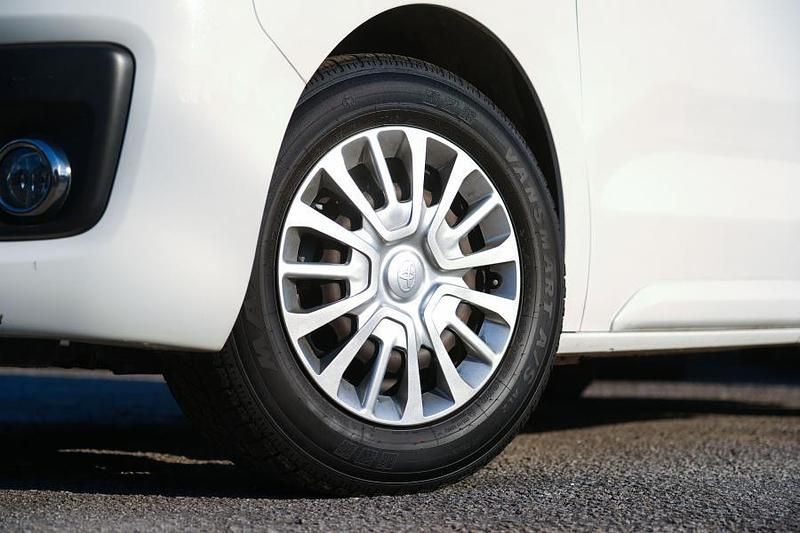 Usado Toyota Proace 120 HP (88 kW) 2022 Branco Monovolume