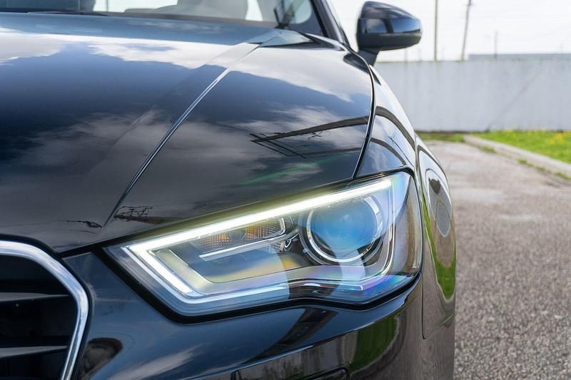 Usado Audi A3 S-Line 116 HP (85 kW) 2016 Preto Sedan