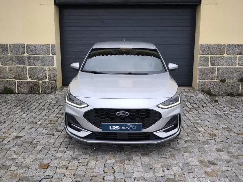 Cinza prata Usado 2022 Ford Focus ST-Line | € 19.990 (Preço justo) - Imagem 1/4