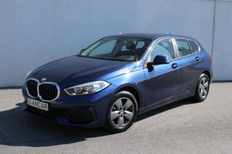 Azul Usado 2019 BMW 116 Advantage Citadino | € 19.800 (Caro) - Imagem 1/4
