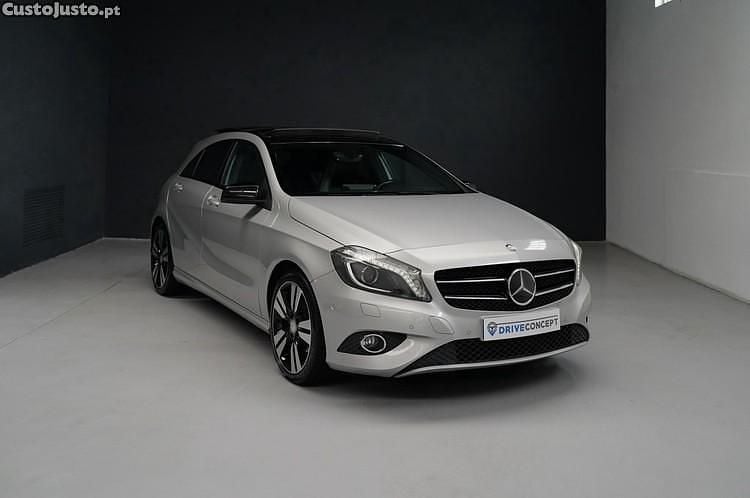 Cinza Usado 2012 Mercedes A200 Urban Citadino | € 13.490 (Preço justo) - Imagem 1/1