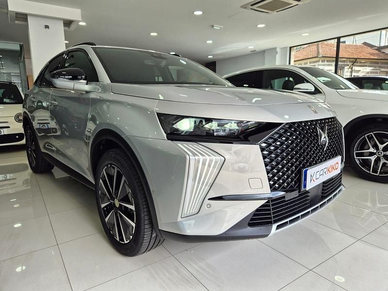 Usado DS Automobiles DS7 Crossback 130 HP (95 kW) 2025 Cinza SUV