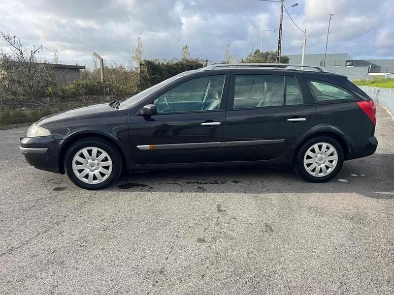 Usado Renault Laguna II 120 HP (88 kW) 2004 Preto Citadino