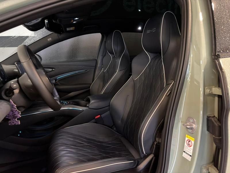 Usado BYD Seal 389 kW (530 HP) 2024 Verde