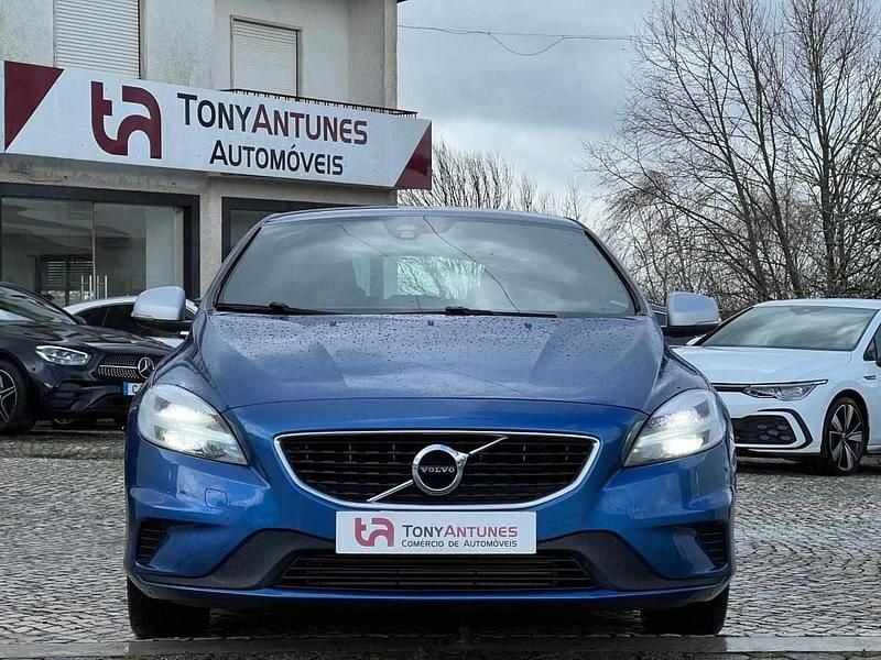Usado Volvo V40 152 HP (111 kW) 2019 Azul