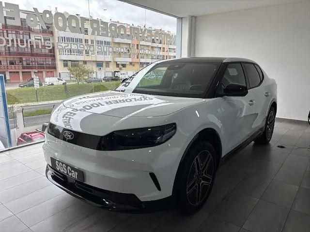 Branco Usado 2025 Ford Capri Premium SUV | € 46.500 - Imagem 1/4