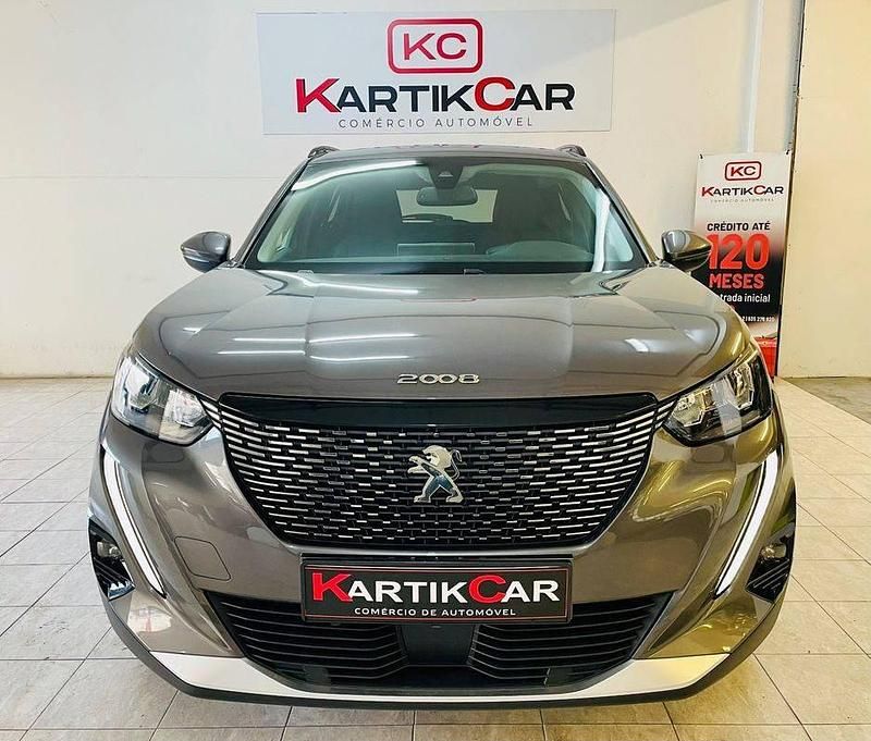 Usado Peugeot 2008 130 HP (95 kW) 2021 Cinzento SUV