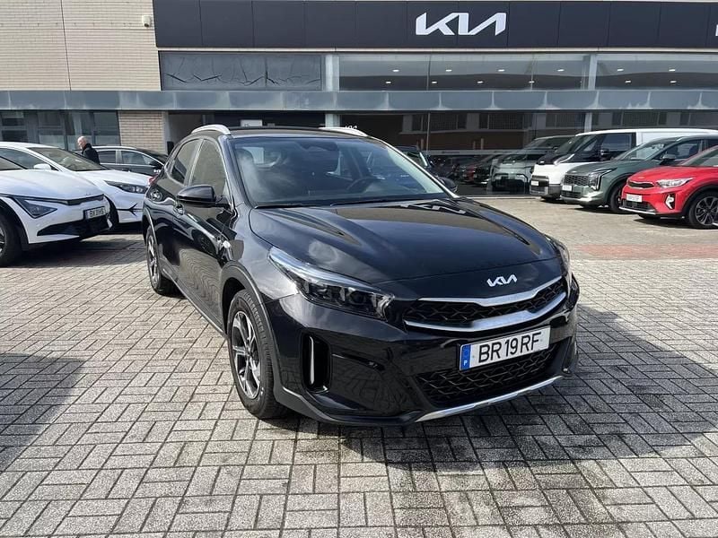 Usado Kia XCeed 100 HP (73 kW) 2025 Preto SUV