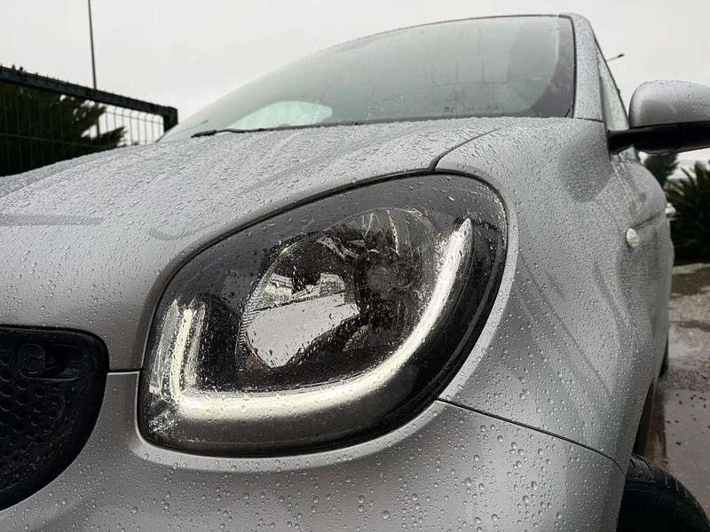 Usado Smart ForFour 90 HP (66 kW) 2016 Cinzento Citadino