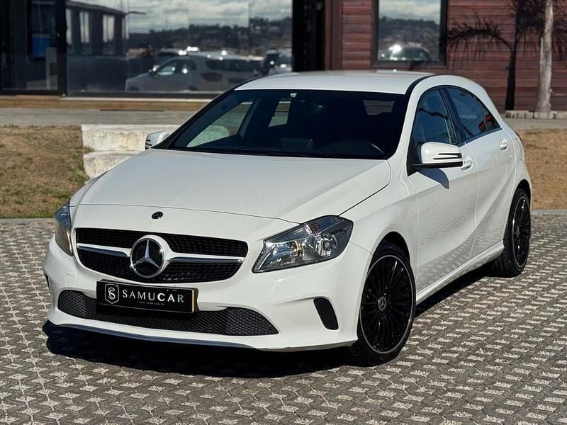 Branco Usado 2018 Mercedes A180 Urban Citadino | € 17.990 (Bom preço) - Imagem 1/4