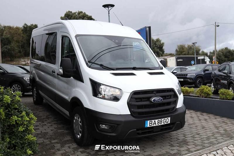 Usado Ford Transit 130 HP (95 kW) 2023 Branco Sedan