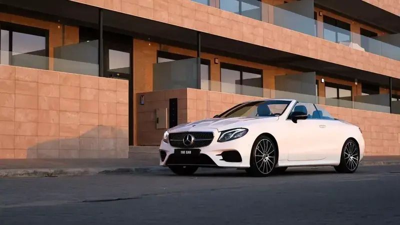 Branco Usado 2018 Mercedes E220 AMG line Cabrios | € 49.000 (Preço justo) - Imagem 1/4