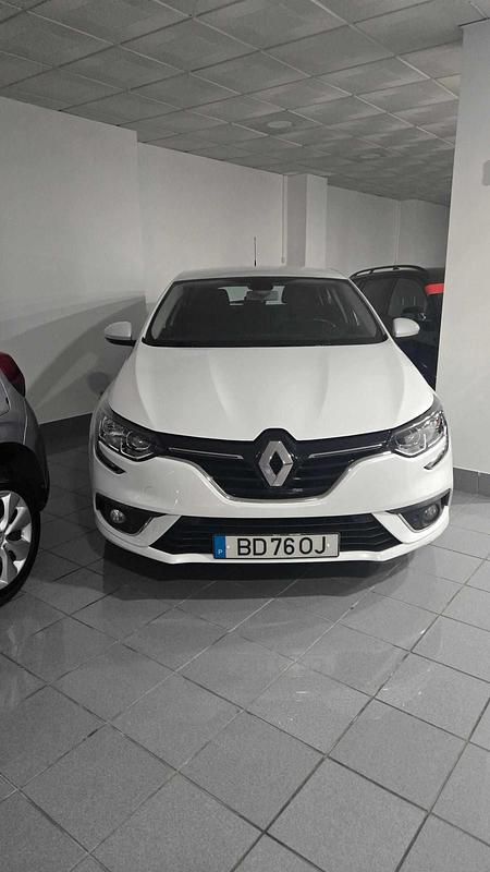Branco Usado 2019 Renault Mégane IV Citadino | € 13.750 (Preço justo) - Imagem 1/2