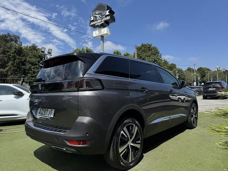 Cinzento Usado 2022 Peugeot 5008 GT Monovolume | € 30.750 (Preço justo) - Imagem 1/4