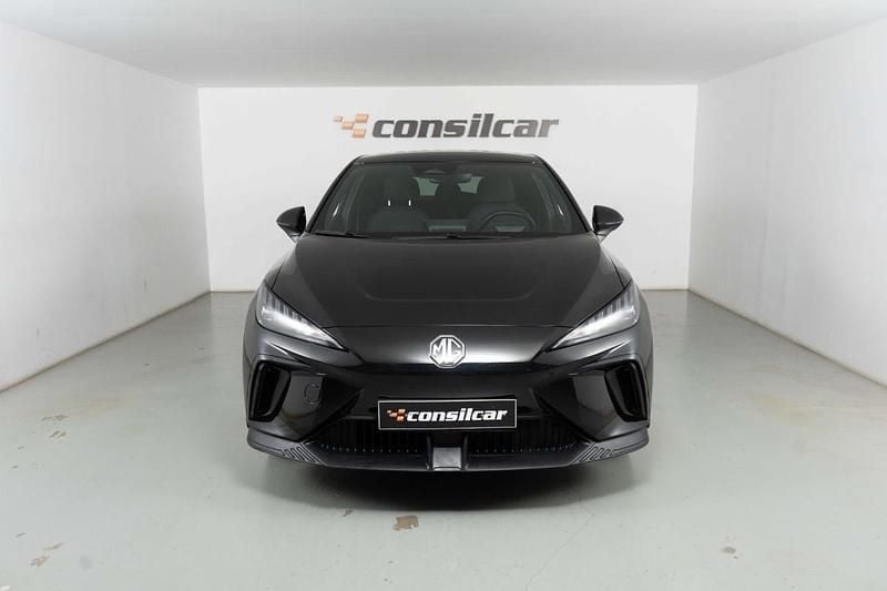 Usado MG MG4 EV Comfort 150 kW (204 HP) 2023 Preto Citadino