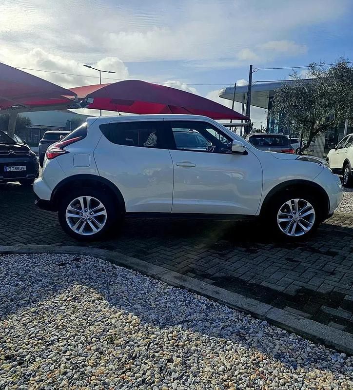 Usado Nissan Juke Acenta Connect 115 HP (84 kW) 2017 Branco SUV