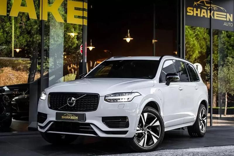 Branco Usado 2022 Volvo XC90 Plus SUV | € 47.000 - Imagem 1/4