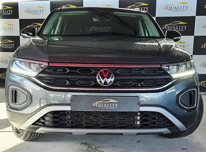 Usado VW T-Roc 110 HP (80 kW) 2023 Cinza SUV