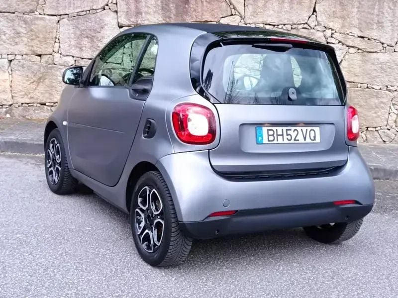 Usado Smart ForTwo Electric Drive Passion 60 kW (82 HP) 2019 Cinza escuro Citadino