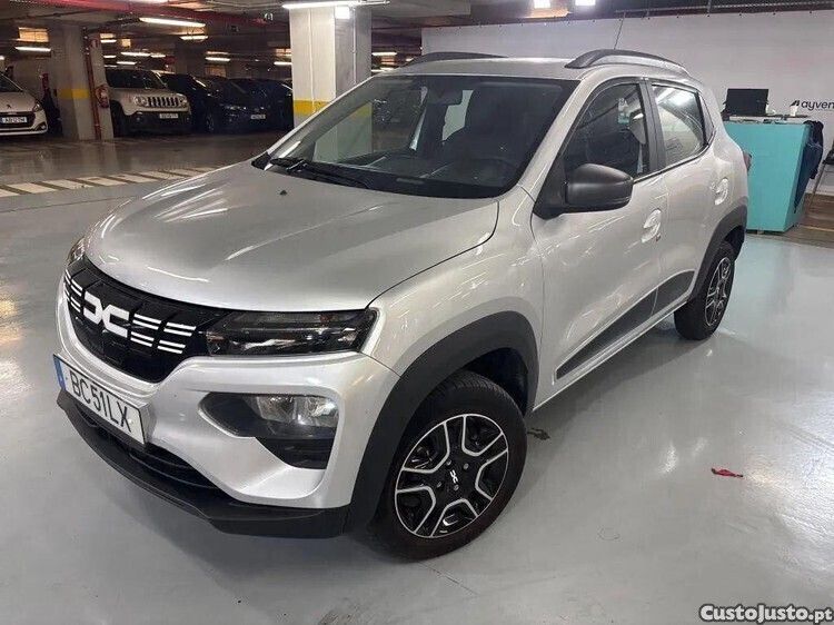 Cinza Usado 2023 Dacia Spring Expression Citadino | € 15.700 (Preço justo) - Imagem 1/1