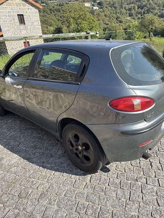 Usado 2001 Alfa Romeo 147 Citadino | € 1.200 - Imagem 1/4