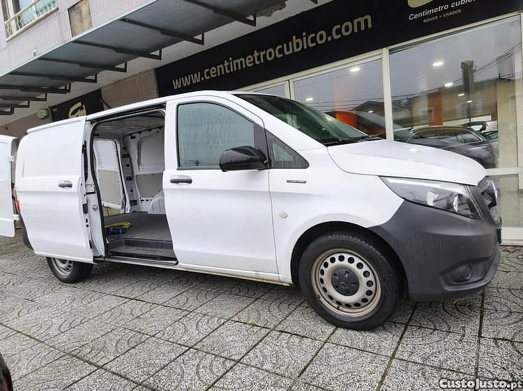 Branco Usado 2021 Mercedes e-Vito Van | € 15.950 (Preço justo) - Imagem 1/1