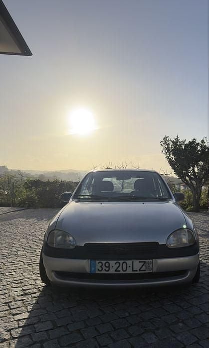 Usado Opel Corsa Sport 67 HP (49 kW) 1998 Citadino