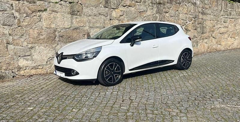 Usado Renault Clio IV LIMITED 90 HP (66 kW) 2015 Sedan