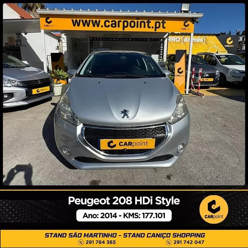 Cinzento Usado 2014 Peugeot 208 Style Citadino | € 9.990 (Caro) - Imagem 1/4