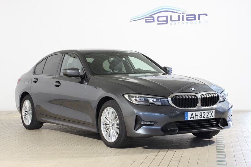 Cinza Usado 2021 BMW 320 Sport Line Sedan | € 30.900 - Imagem 1/4