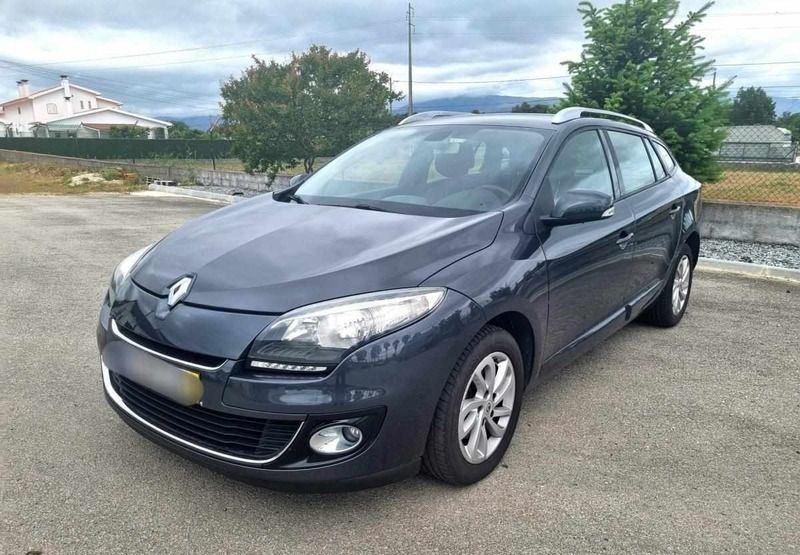 Cinzento Usado 2012 Renault Mégane GrandTour Carrinha | € 10.450 (Caro) - Imagem 1/4