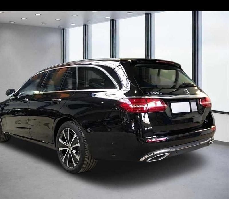 Usado Mercedes E300 320 HP (235 kW) 2020 Preto