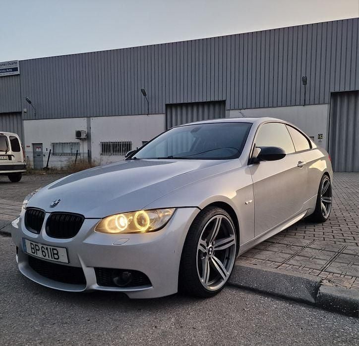 Usado 2009 BMW 320 | € 10.900 (Bom preço) - Imagem 1/4