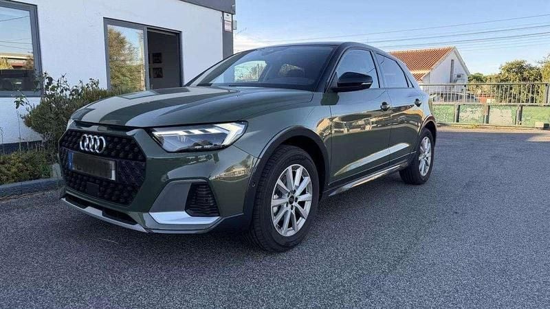 Verde Novo 2025 Audi A1 Citadino | € 33.250 - Imagem 1/4