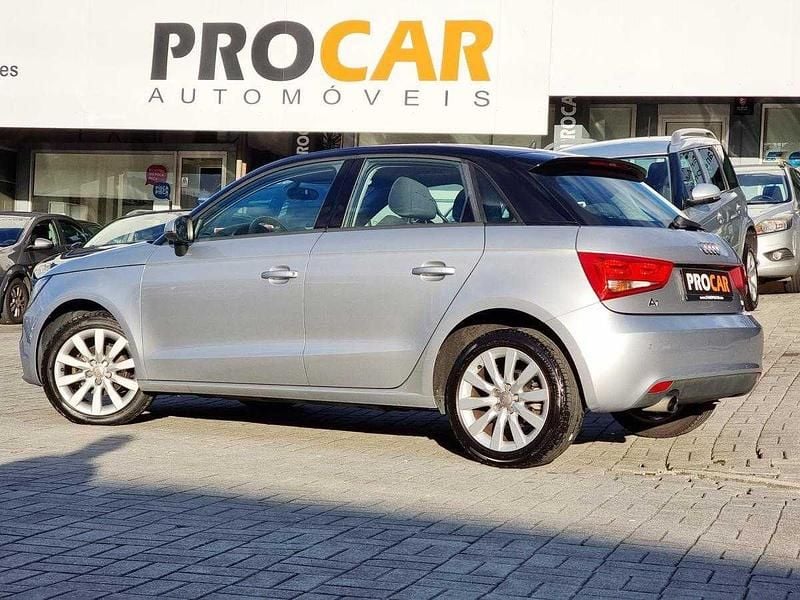 Usado Audi A1 Sport 90 HP (66 kW) 2014 Cinzento Citadino