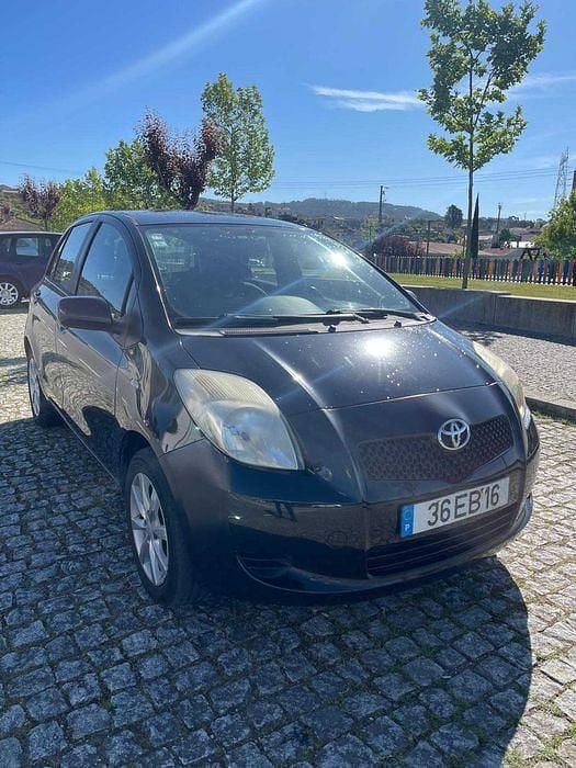 Usado 2007 Toyota Yaris Sedan | € 3.950 (Preço justo) - Imagem 1/4