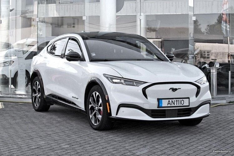Branco Usado 2022 Ford Mustang Mach-E SUV | € 49.990 - Imagem 1/1