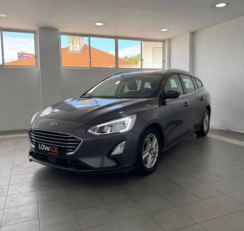 Cinzento Usado 2020 Ford Focus Vignale | € 14.900 (Super Preço) - Imagem 1/4