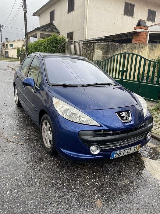 Usado 2008 Peugeot 207 Sedan | € 5.500 (Preço justo) - Imagem 1/4