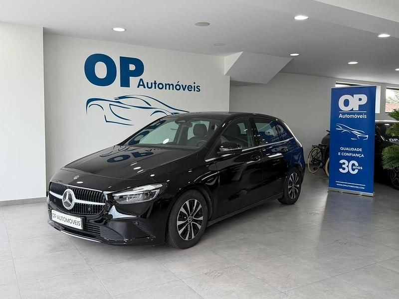 Preto Usado 2023 Mercedes B180 Style Monovolume | € 32.450 (Preço elevado) - Imagem 1/4