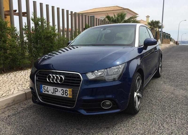 Azul Usado 2010 Audi A1 Citadino | € 5.150 - Imagem 1/4