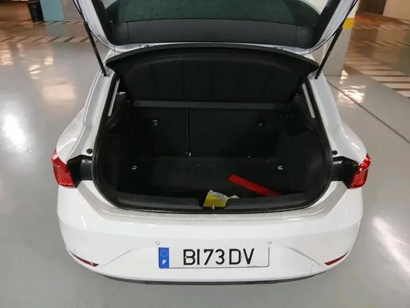 Usado Seat Leon Style 110 HP (80 kW) 2024 Branco Citadino