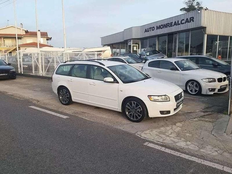 Branco Usado 2009 Volvo V50 R-Design Carrinha | € 6.900 (Preço elevado) - Imagem 1/4