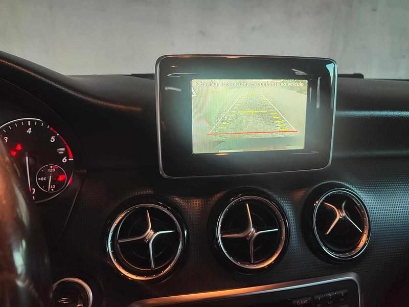 Usado Mercedes A180 109 HP (80 kW) 2013 Preto