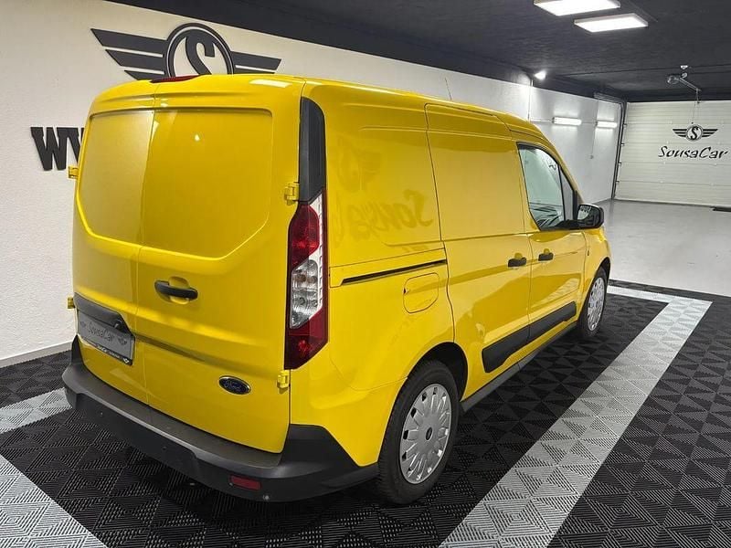 Usado Ford Transit Connect 101 HP (74 kW) 2020 Amarelo Monovolume