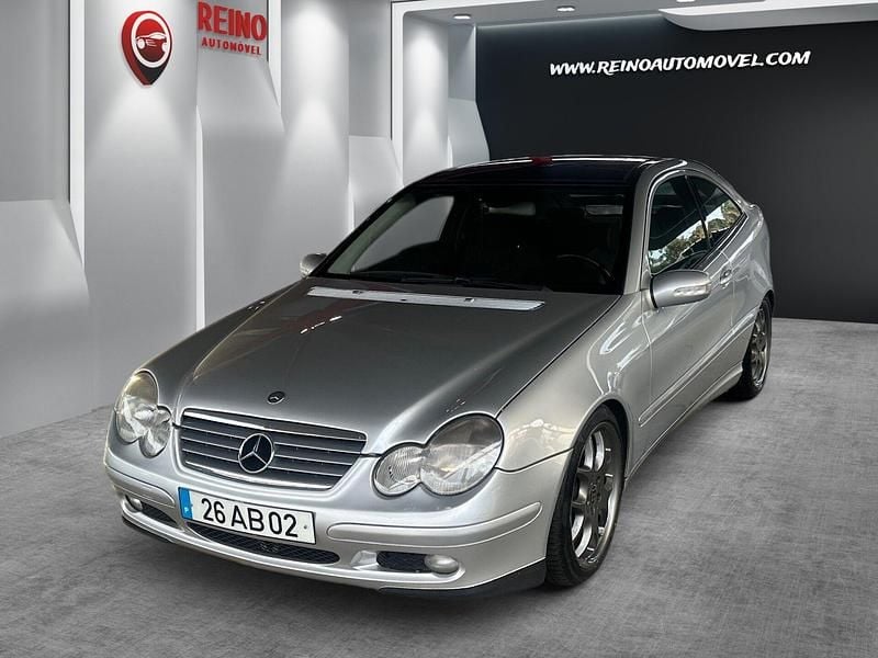Cinza Usado 2002 Mercedes C220 Coupé | € 9.500 - Imagem 1/4