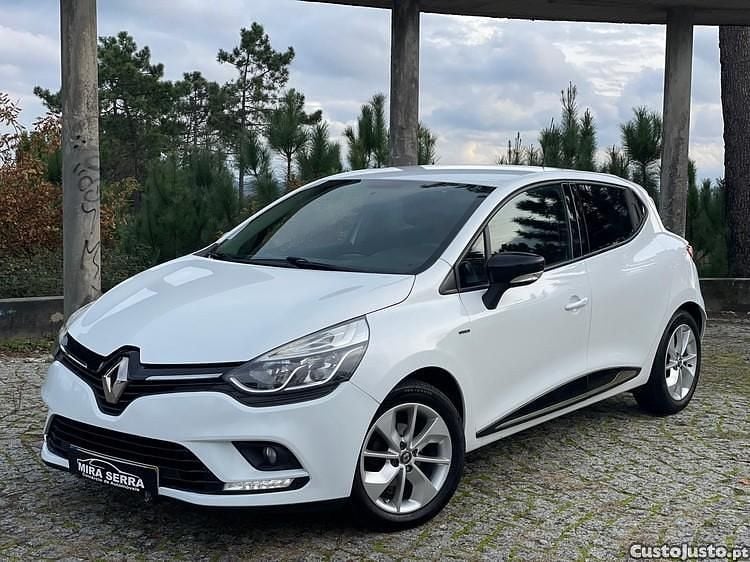 Branco Usado 2016 Renault Clio IV LIMITED Citadino | € 11.990 (Preço justo) - Imagem 1/1